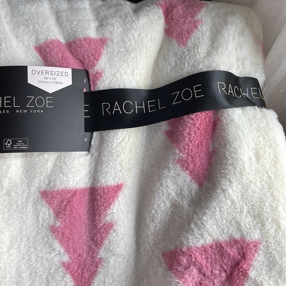 🎉HP🎉🌲RACHEL ZOE Soft, plush oversized Holiday Faux Fur Throw🌲NWT🌲 - Picture 2 of 13